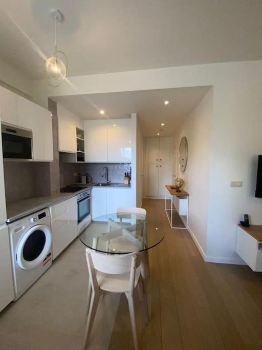 1 Chambre Avec Parking Au Coeur De Bruxelles 2D ภายนอก รูปภาพ