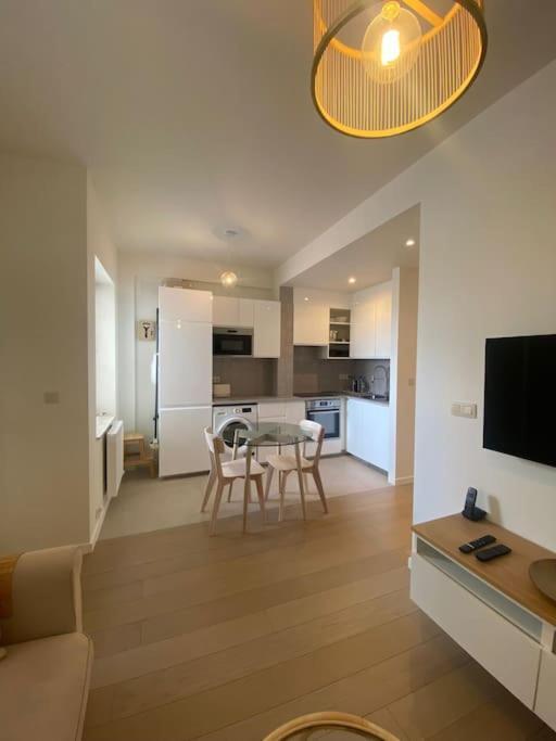 1 Chambre Avec Parking Au Coeur De Bruxelles 2D ภายนอก รูปภาพ