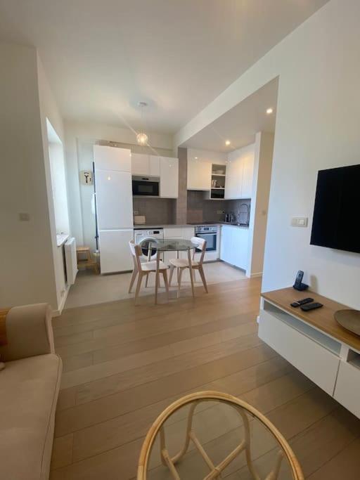 1 Chambre Avec Parking Au Coeur De Bruxelles 2D ภายนอก รูปภาพ